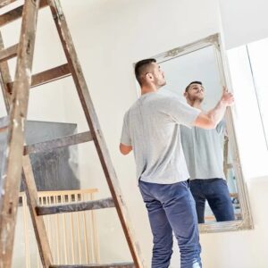spiegel laten ophangen